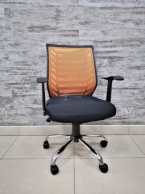 Кресло Barneo K-138 для персонала (черная ткань оранжевая сетка) в Салехарде - salekhard.ok-mebel.com | фото